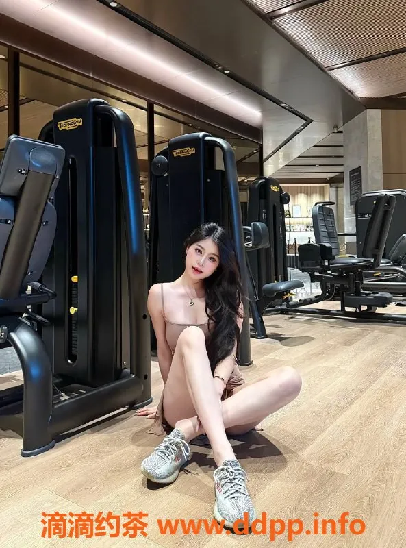 广州楼凤-天河御姐E莓，16P超值服务，火热推荐！