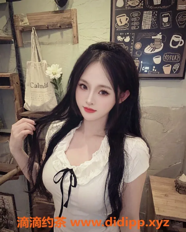 深圳楼凤-南山嫩妹小花，800元起，制服诱惑等你来体验！