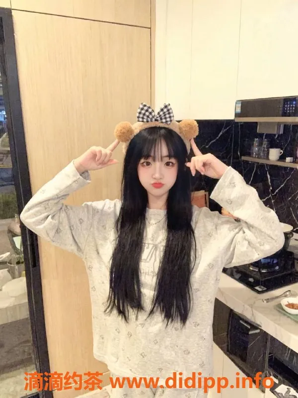 南通楼凤资源信息,南通学妹，清纯萝莉型，164cm，82斤，优惠服务P800