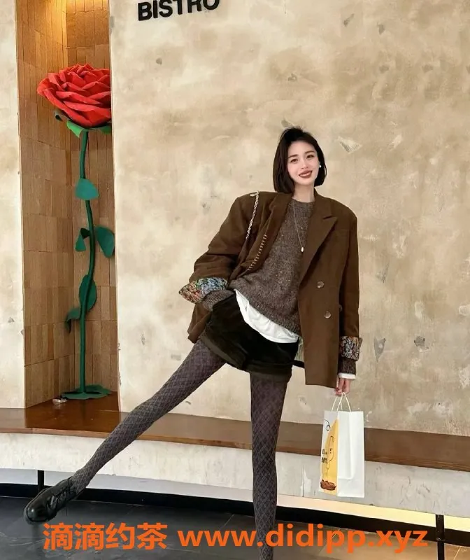 北京楼凤-朝阳小A，气质老师，千元档，47kg，168C