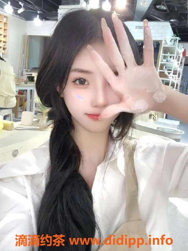 广州楼凤资源信息,天河周周，嫩妹大胸大长腿，课费16P