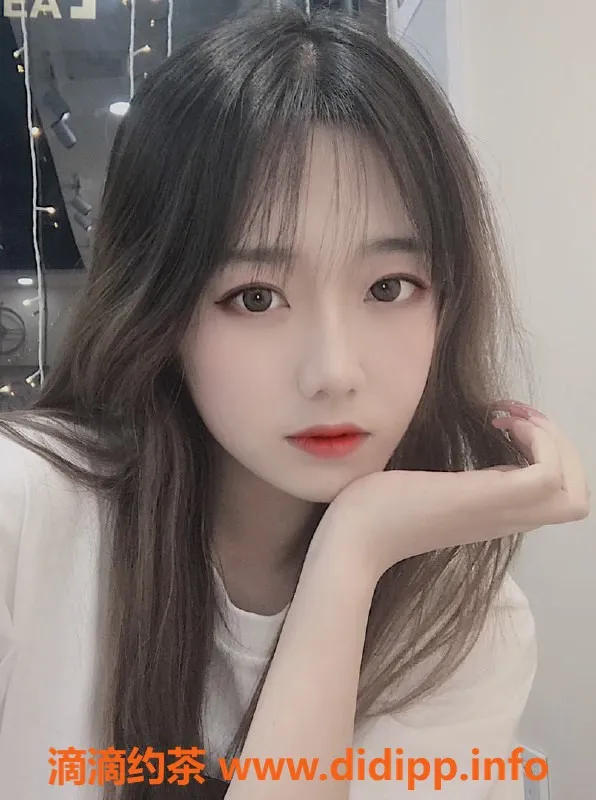 广州楼凤-白云嫩妹秋柔，8P夜课鸳鸯浴体验