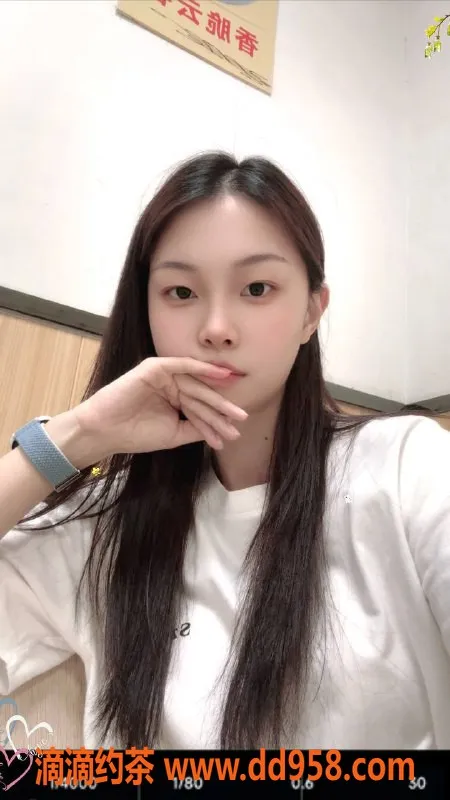 深圳楼凤-龙华果果，20岁172高挑身材，1200元起