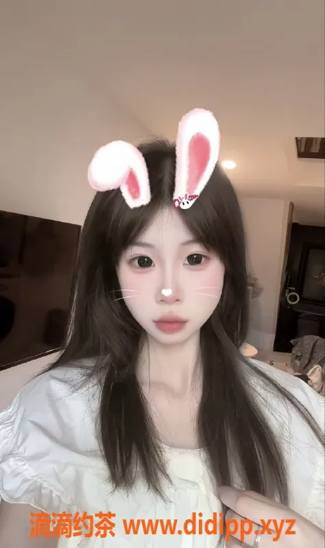 广州楼凤-天河樱花学妹，650元享受舌吻69服务