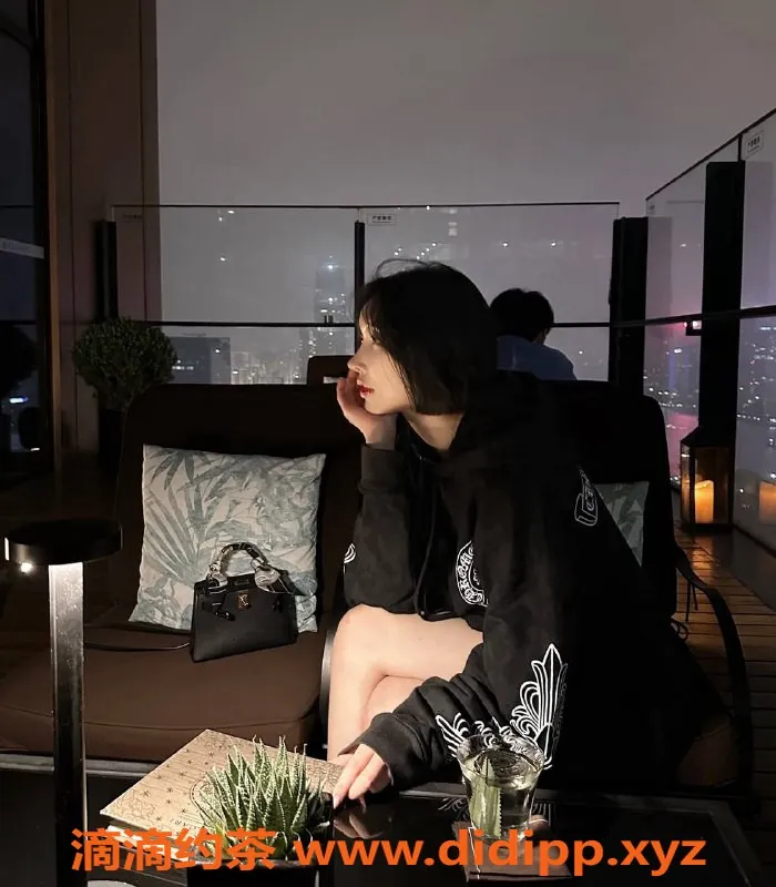 广州楼凤资源信息,天河娜娜，大长腿大胸，11P服务