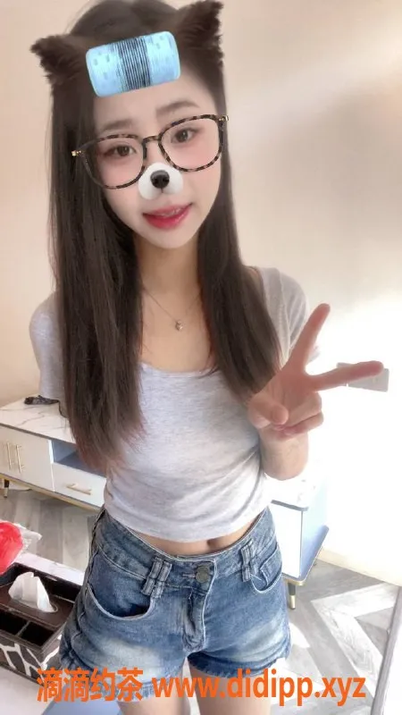 深圳楼凤-龙华嫩妹佳佳，800元体验甜蜜服务