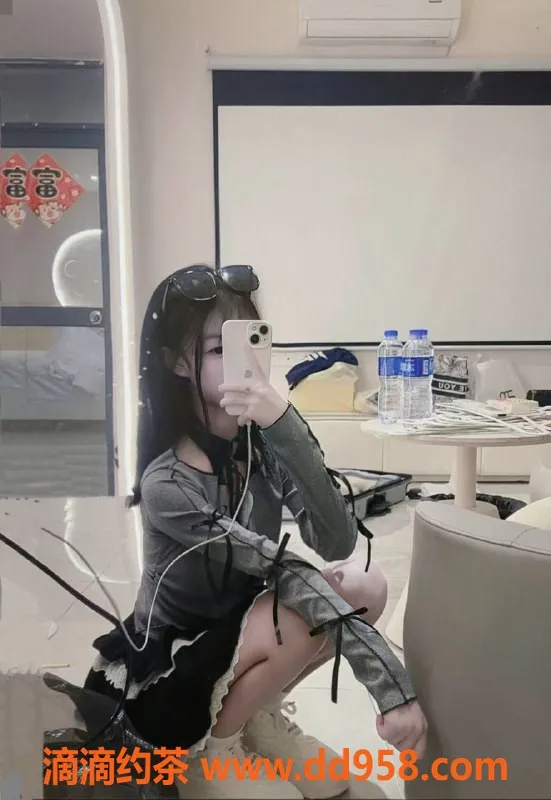 广州上门服务-天河学妹蛋蛋，接吻服务仅需800元