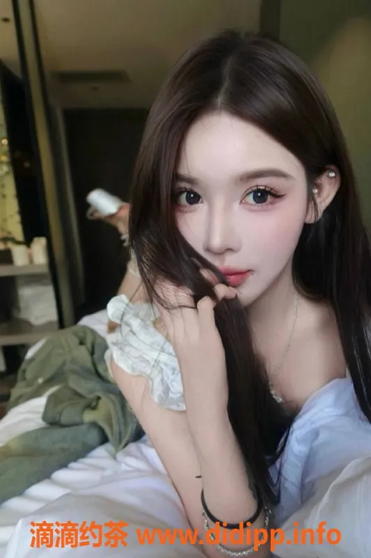 广州楼凤-天河御姐沫沫，大胸魅惑夜课仅24PP