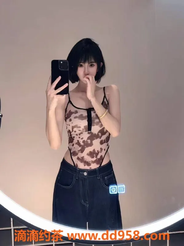 深圳楼凤-福田月可可，1000P服务，短发魅力十足