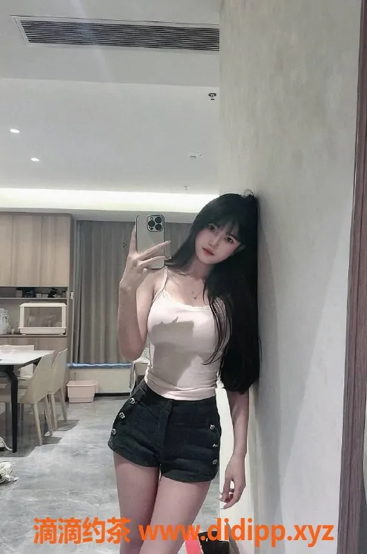 深圳楼凤-福田KK兔，900P按摩服务，精彩不停