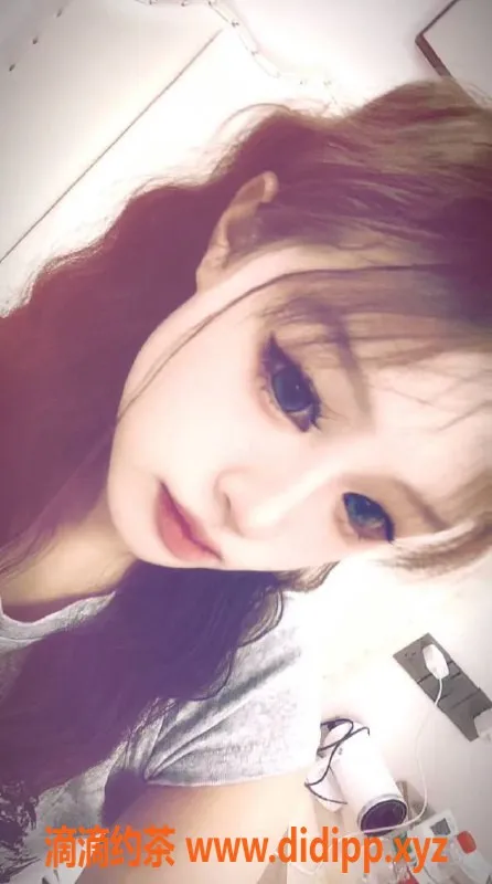 广州楼凤资源信息,天河小布点，嫩妹双飞服务，课费7P