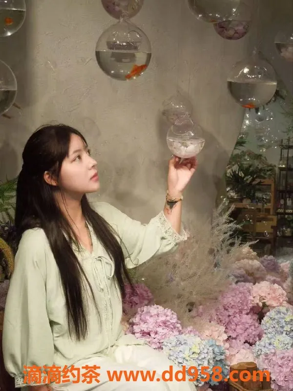 扬州楼凤-扬州邗江小辣子，04嫩妹，超级赞！