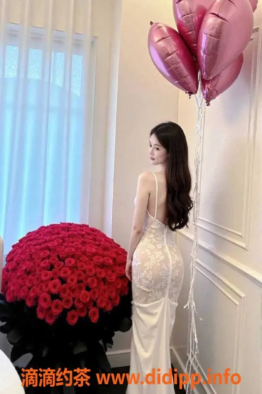 广州楼凤-海珠18岁芊芊，160cm 36C制服诱惑等你来体验！