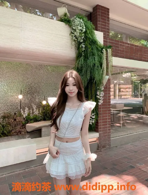 广州楼凤-海珠御姐玲子，夜课舌吻等你体验