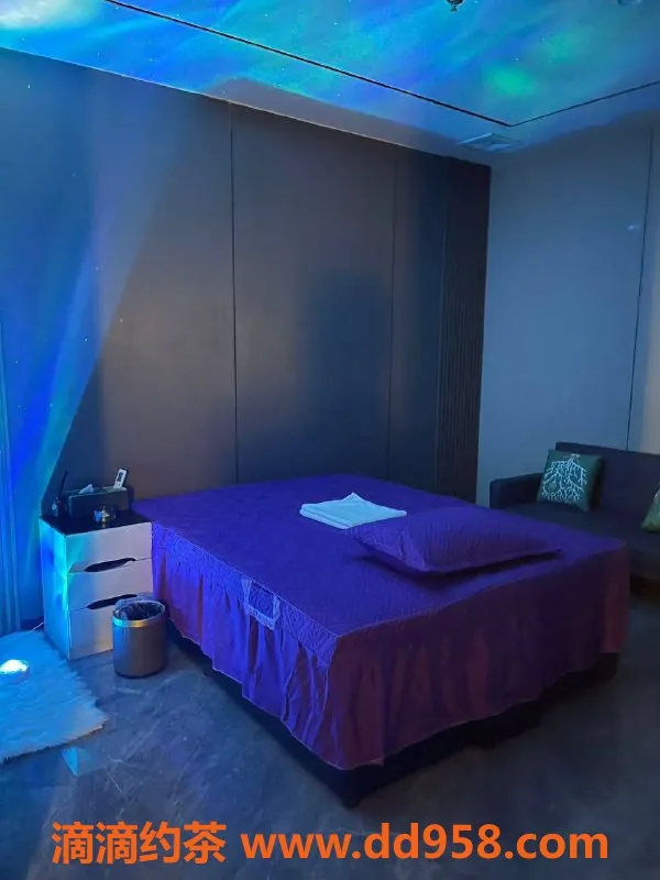 广州楼凤-天河汇友会休闲汇，399元起激情服务