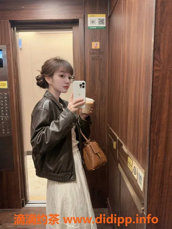 广州楼凤-天河小悦悦，1100元嫩妹服务