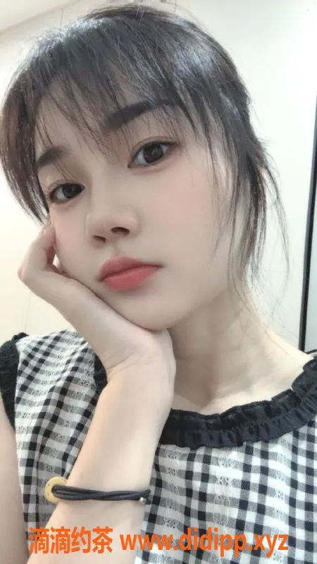 广州楼凤-南海小楠，600元嫩妹，性感舌吻服务