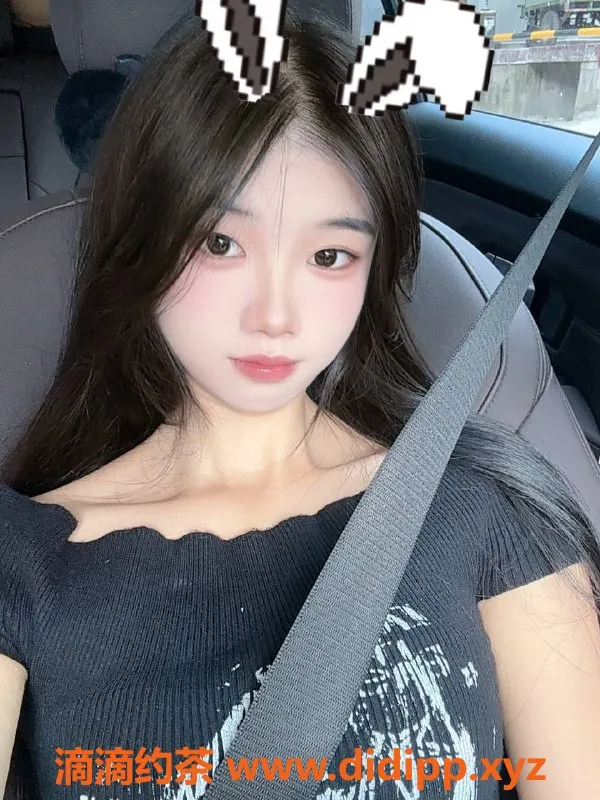 深圳楼凤-深圳龙华小小，嫩妹价位700，深喉私服等你体验！