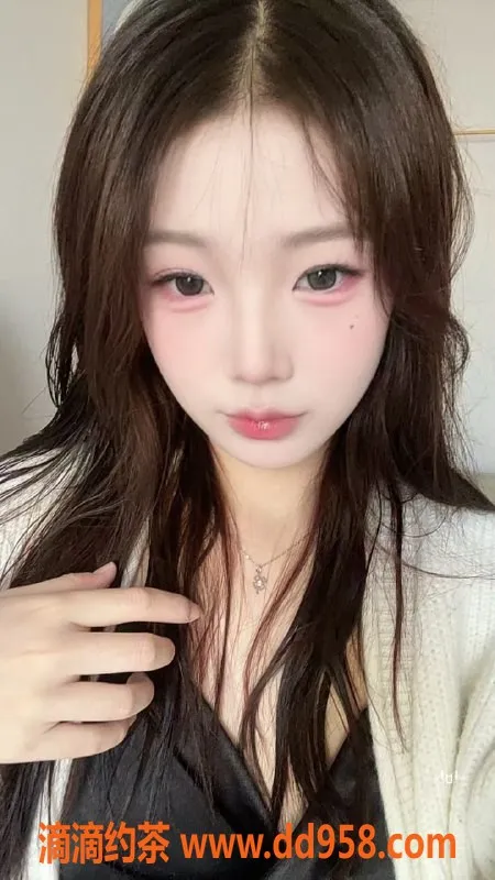 无锡楼凤-滨湖区文儿，165cm高颜值甜妹，陪浴服务