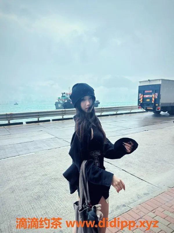 乌鲁木齐楼凤资源信息,高个妹子，170cm，48kg，36C，清纯又妖艳！