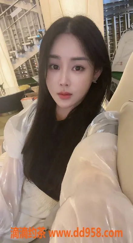 深圳楼凤资源信息,福田御姐白露露，1500p带来极致体验