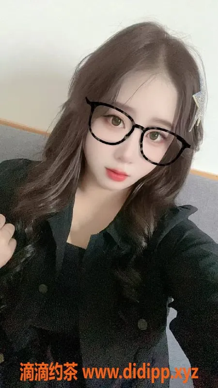 深圳楼凤-南山甜甜，800元享受嫩妹舌吻服务