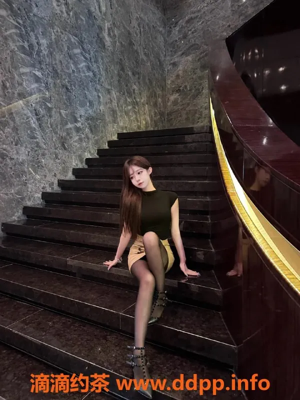 乌鲁木齐楼凤-165cm身高D杯大学生，46kg可爱女孩