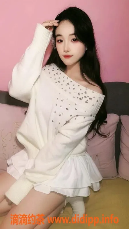 深圳楼凤-福田恋恋 900元尽享鸳鸯浴与舌吻服务