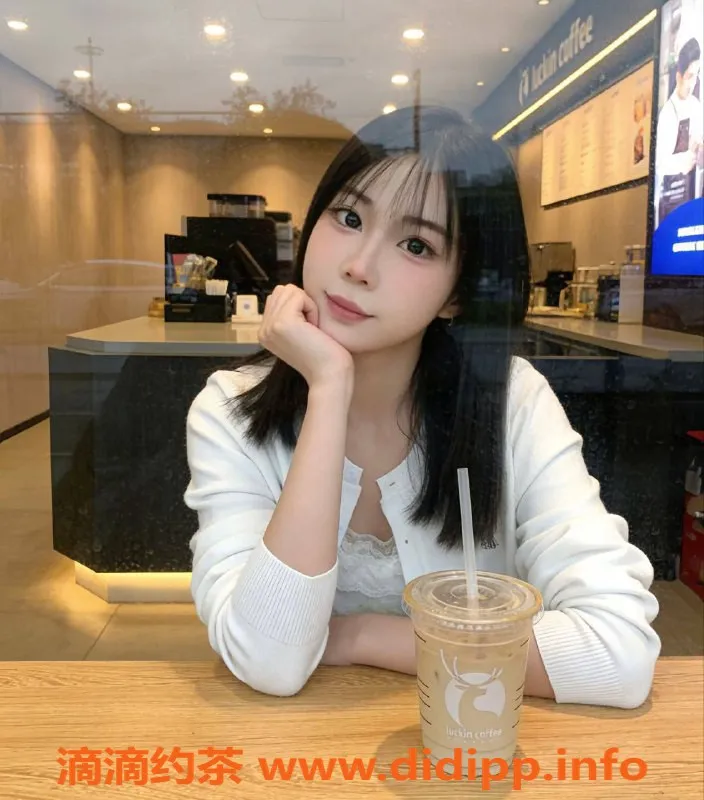 深圳楼凤-龙华区嫩妹花儿，900-1600元，舌吻制服调情服务