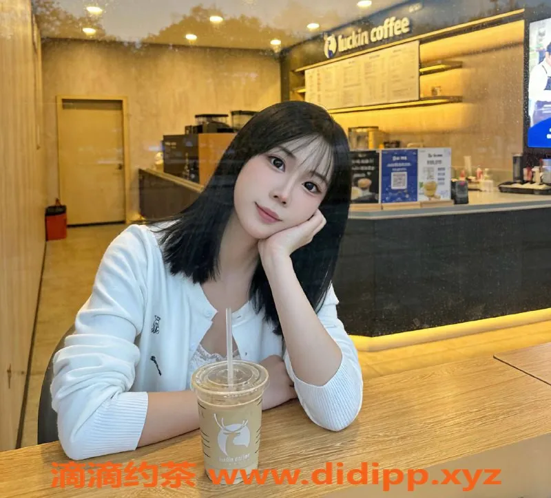 深圳楼凤-龙华区嫩妹花儿，900-1600元，舌吻制服调情服务