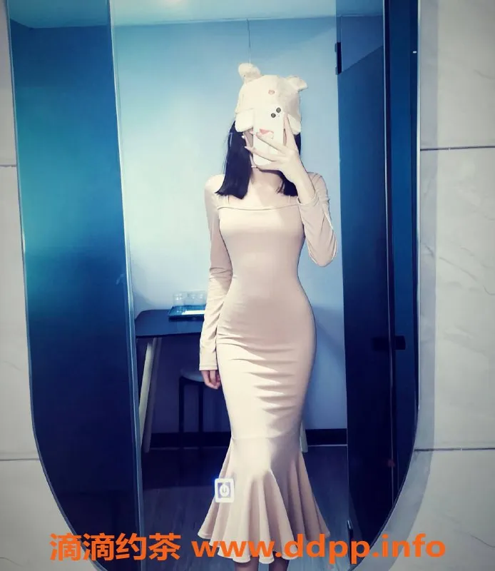 深圳楼凤-龙华区嫩妹花儿，900-1600元，舌吻制服调情服务