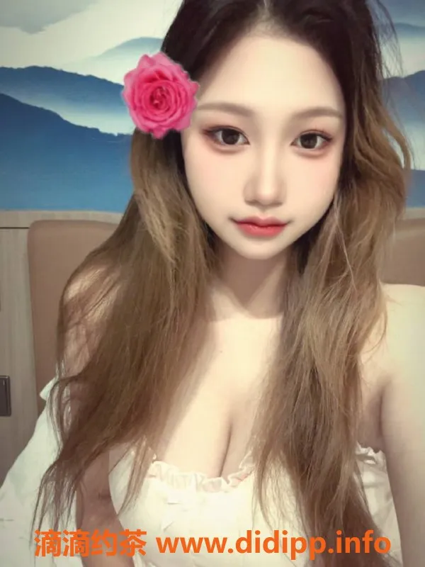 广州楼凤资源信息,黄埔梦梦，嫩妹舌吻6P服务等你体验