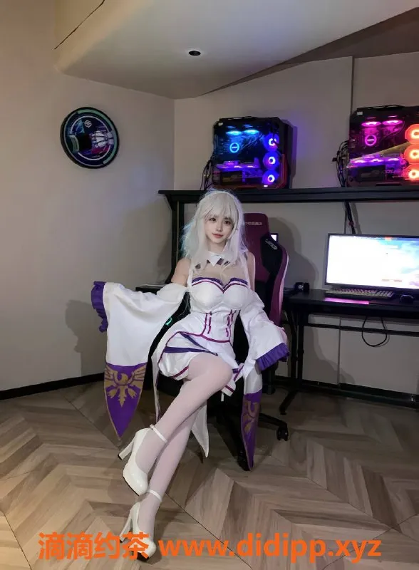 广州楼凤-天河御姐Cici，15P大胸Cos服务等你来体验