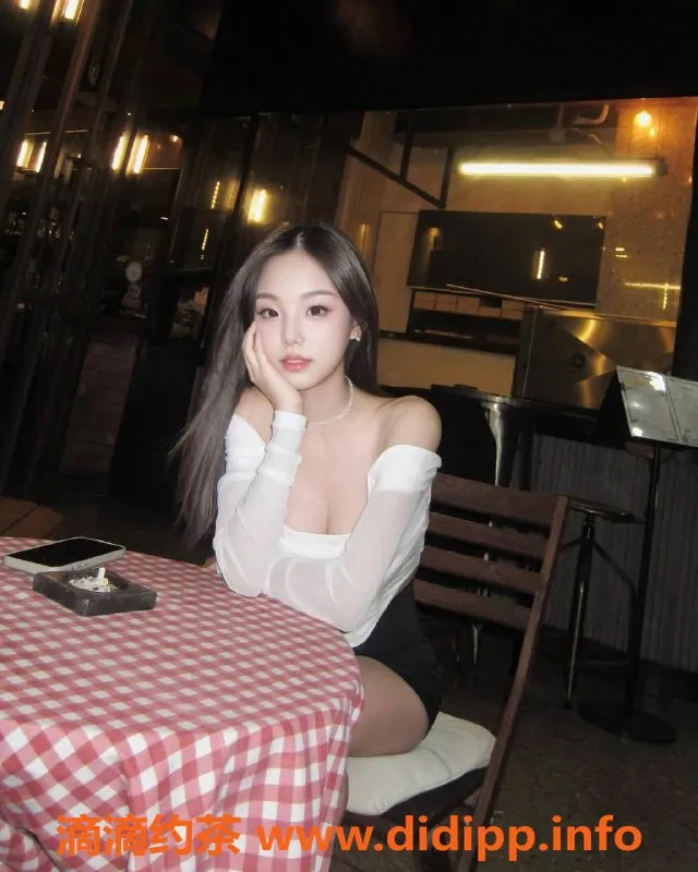 广州楼凤-番禺嫩妹婉儿，豪乳夜课特惠10P