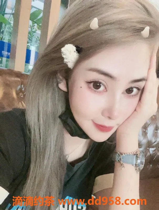 广州楼凤-天河御姐木木雪，巨乳7P服务等你体验