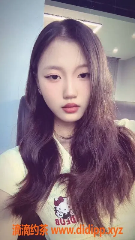 广州楼凤-番禺嫩妹平平，7P鸳鸯浴诱惑