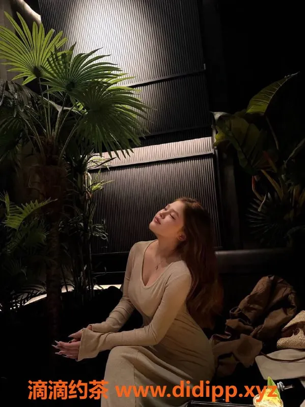 常州楼凤-果果，22岁，169身高，98体重，常州服务