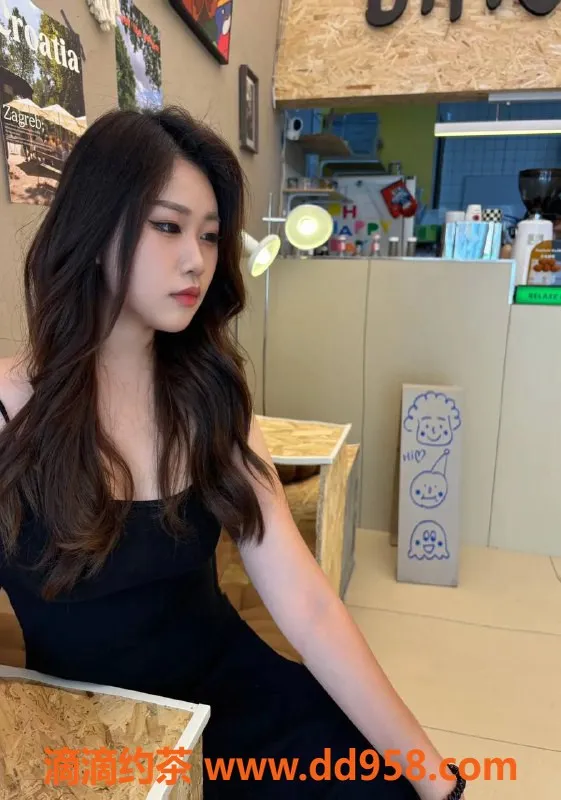 广州楼凤-黄埔区巧薇薇，23岁清纯妹，身高164cm