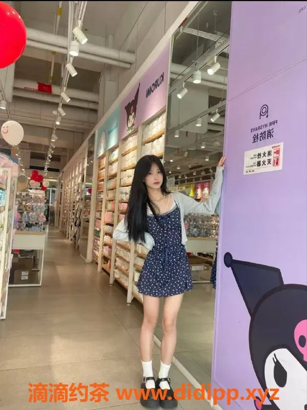 北京楼凤-朝阳小酥鱼，19岁C罩杯165cm，轻盈45kg