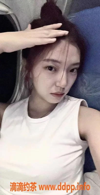 深圳楼凤-南山区嫩妹小鑫，舌吻调情送服务