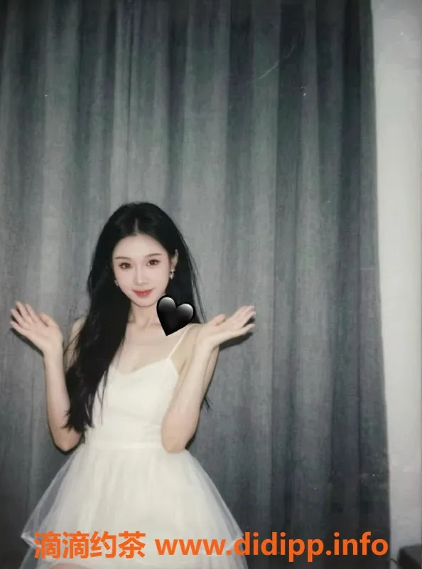 无锡楼凤-锡山区结衣20岁高颜值网红，49kg大长腿