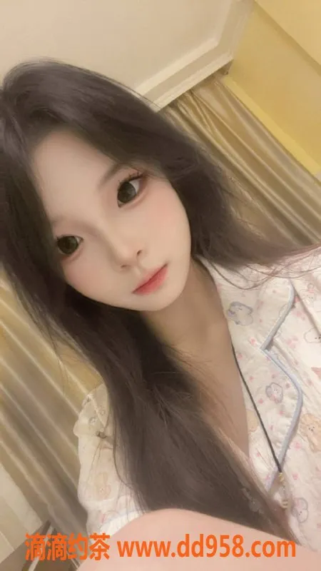 深圳楼凤-南山嫩妹昕昕：900元体验舌吻和鸳鸯浴