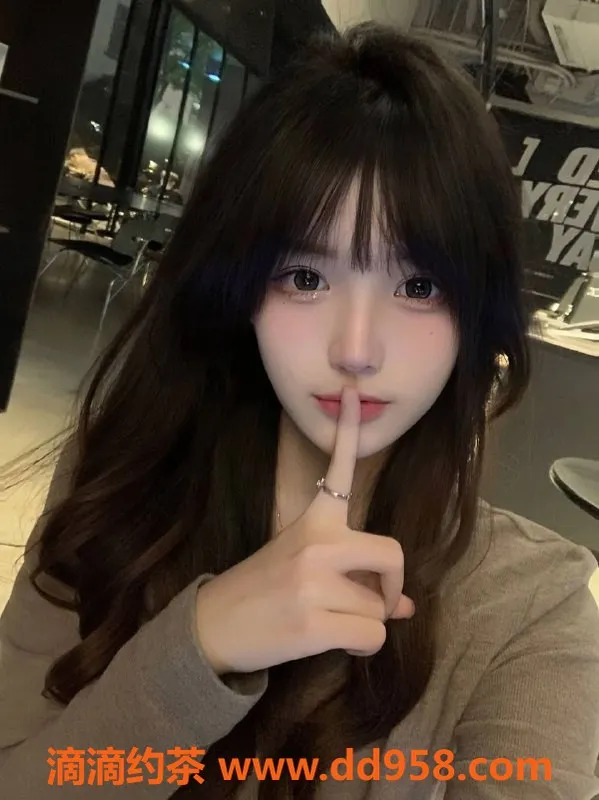 无锡楼凤-梁溪06白嫩少女，175大长腿等你来体验