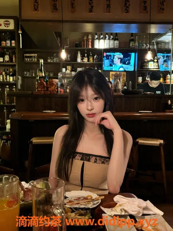 乌鲁木齐楼凤-初恋女友气质，168身高C罩杯，88斤可约