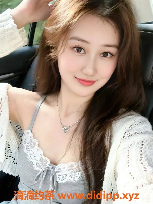 深圳楼凤资源信息,龙华区小玉嫩姐，制服舌吻服务，超值体验！