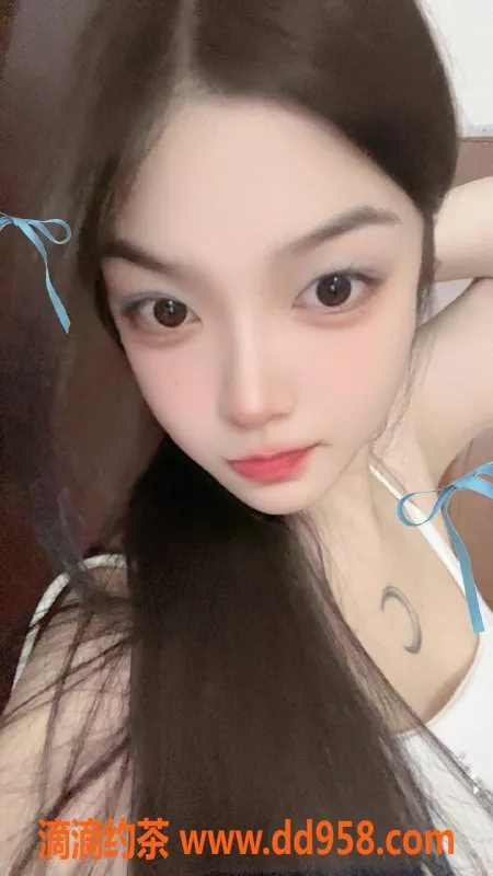 深圳楼凤资源信息,宝安李晨曦，700元嫩妹，性感制服热情服务