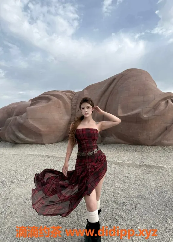 无锡楼凤资源信息,锡山区鑫鑫，165cm高颜值护士，陪浴服务