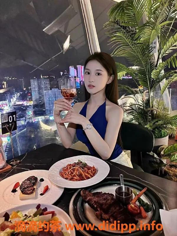 长沙外围-长沙小白，颜值4.5星，1700pp私约等你来体验！