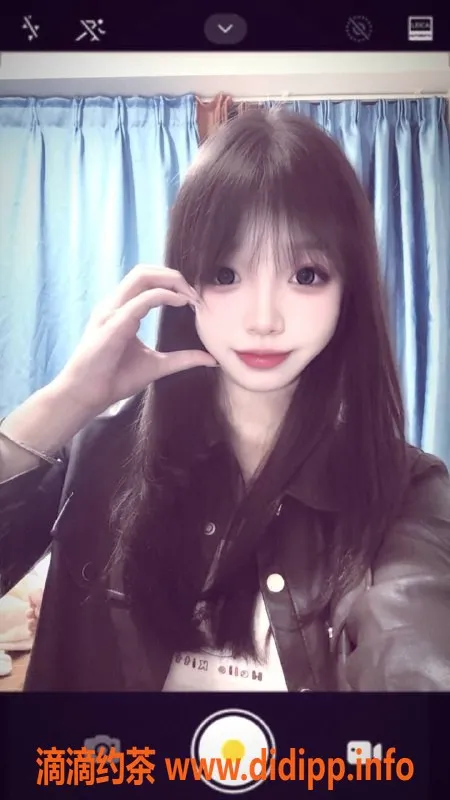 深圳楼凤-宝安小诗，嫩妹制服诱惑，800元体验