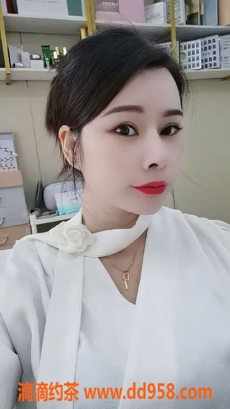 广州楼凤-荔湾彩虹桥御姐轩轩，400元超值好服务！